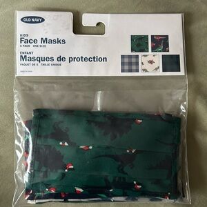 Five pack kids facemasks.